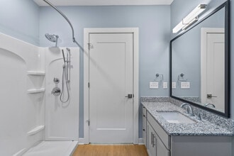 1 Bed - Standard Bathroom - Reed Creek Greenway Apartments