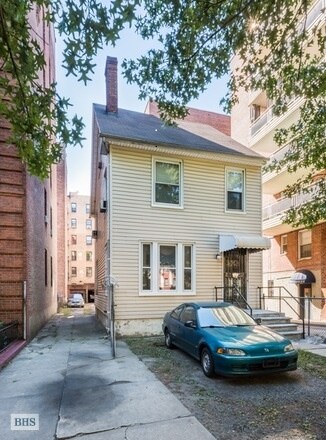 Primary Photo - 250 Lenox Rd