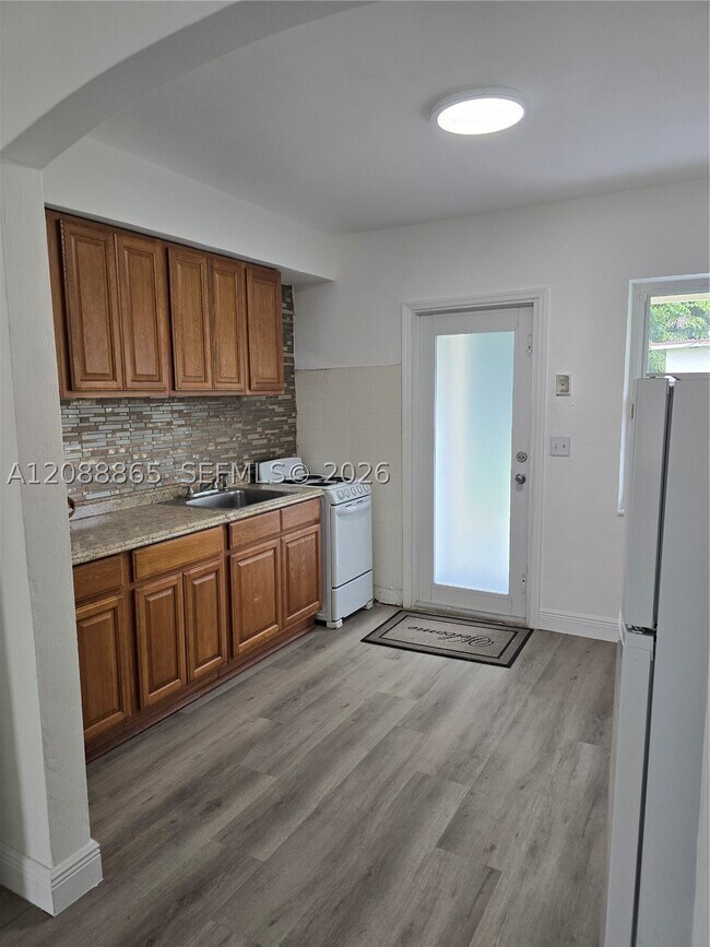 Foto del edificio - 2137 SW 59th Ave