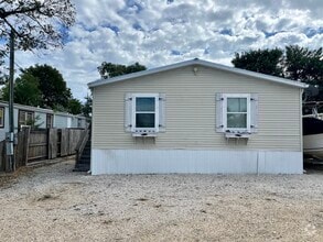 Building Photo - 945 Plantation Rd