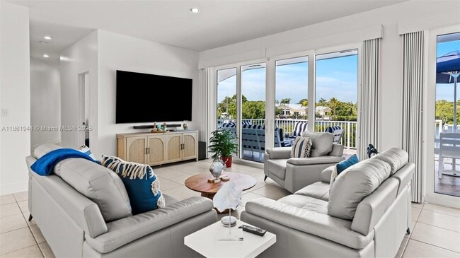 Foto del edificio - 7760 Aviation Blvd