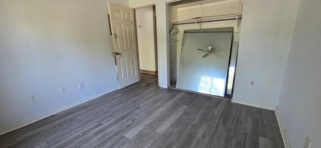 Building Photo - 6110 SW 10th Pl