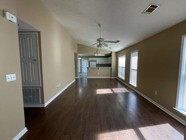 Building Photo - Young Pointe