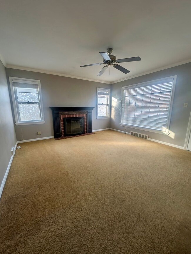 Building Photo - Charming Cape Cod Style Home