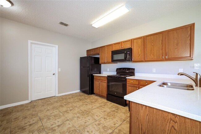 Building Photo - 446 Spike Ct