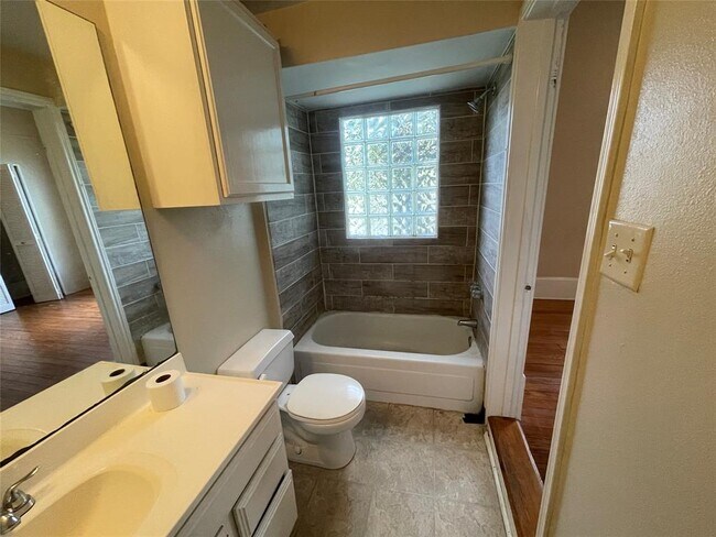 Foto del edificio - 3408 Cedar St