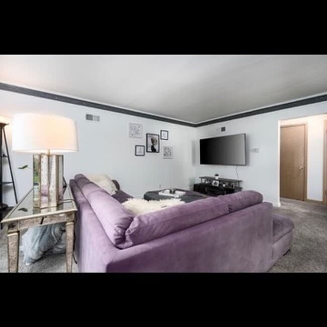 Building Photo - Beautiful 3-bedroom single family home jus...