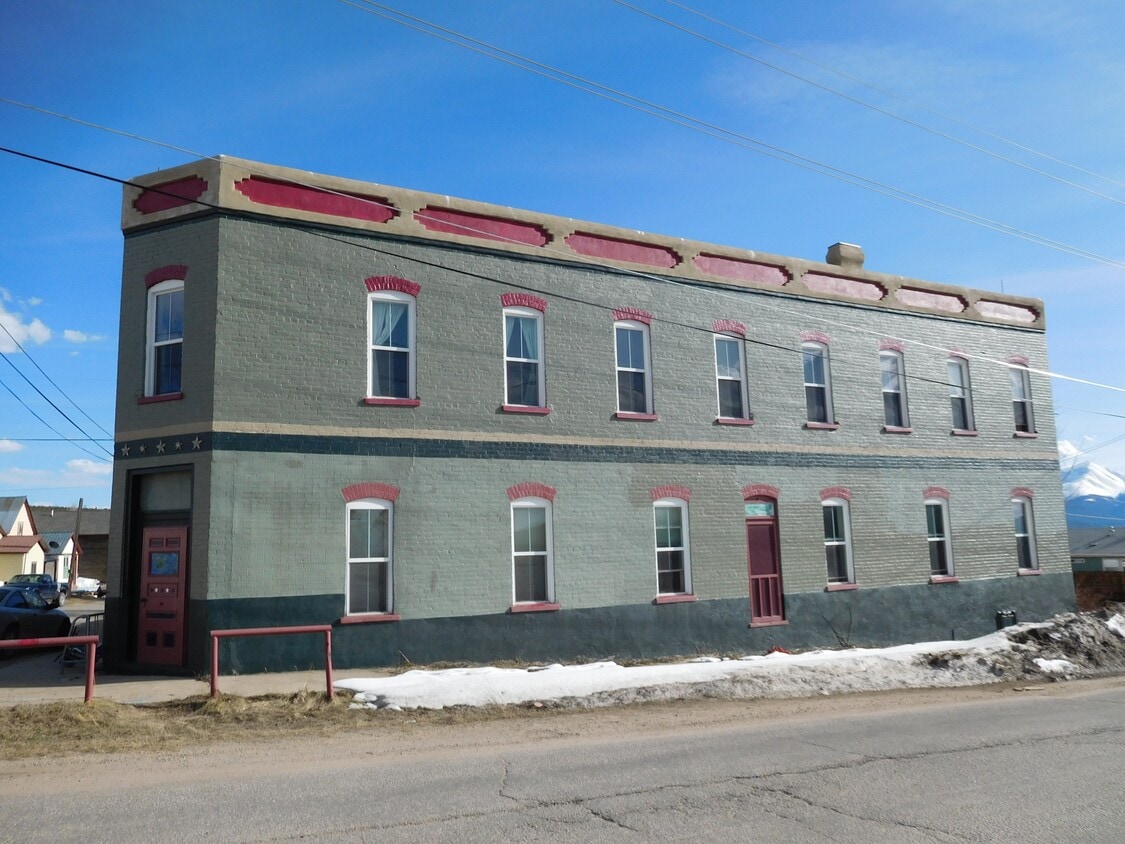 147 E 3rd St, Leadville, CO 80461 147 E 3rd St Leadville, CO