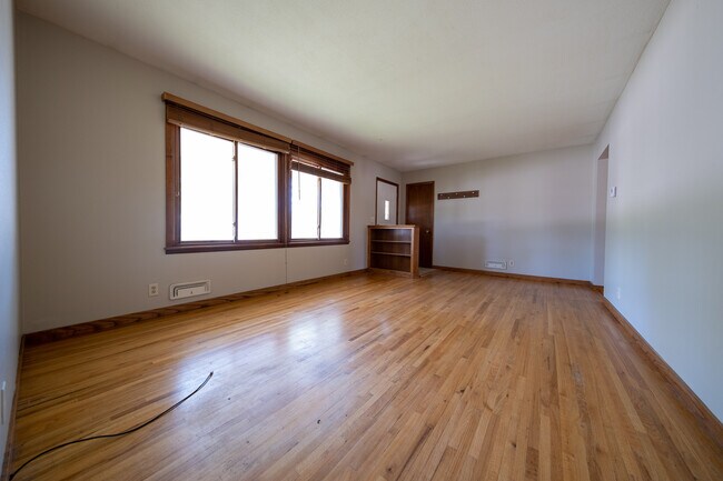 Foto del edificio - 961 Whitney Dr