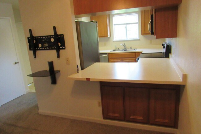 Foto del edificio - Well Kept 2 Bed/1 Bath Upstairs Condo in South Livermore