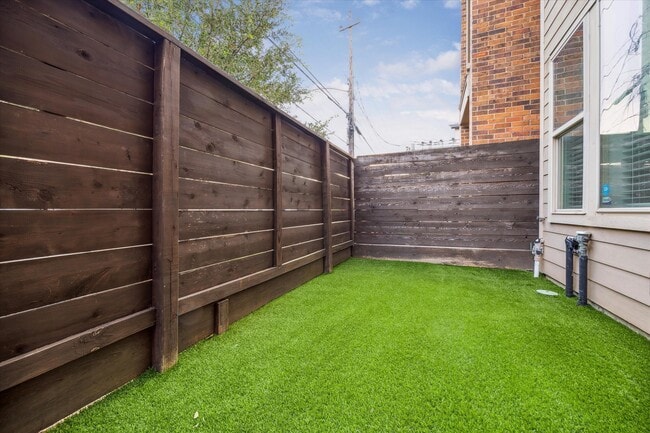 Building Photo - 4508 Cornish St