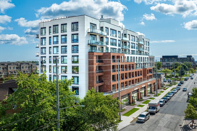 Building Photo - 2475 Old Bronte Road