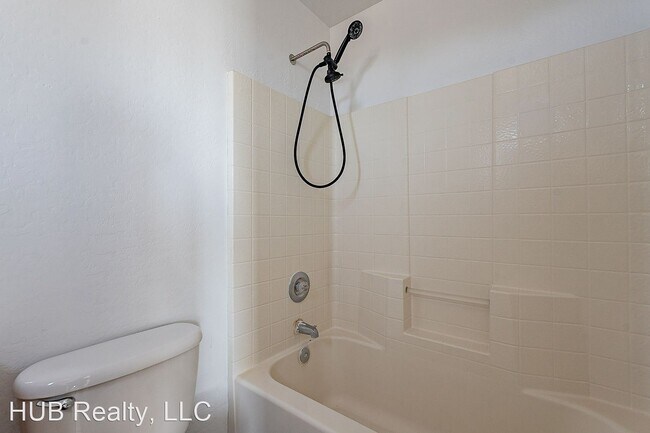 Building Photo - 4 br, 2.5 bath House - 162 S 110th St