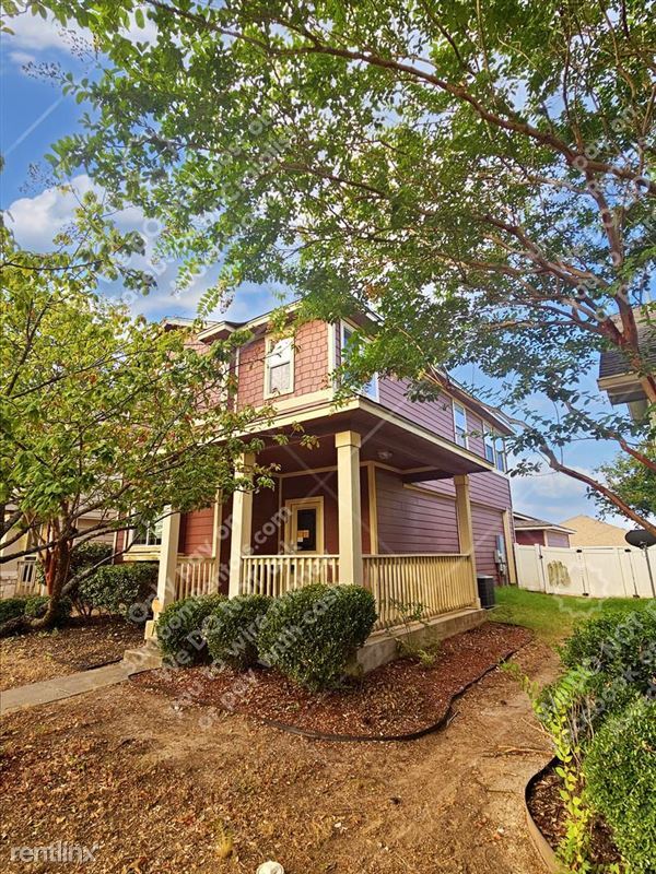 Foto del edificio - 813 Craters of the Moon Blvd