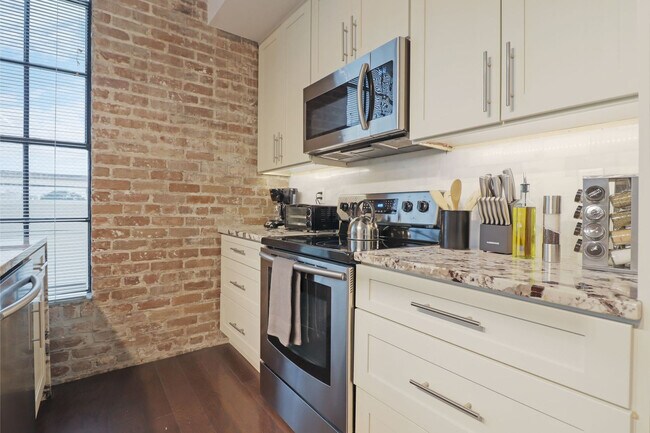 Foto del edificio - 822 Howard Ave