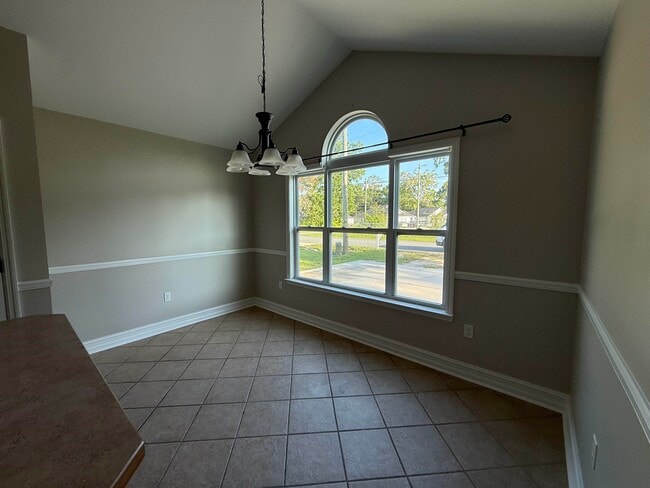Building Photo - 37 Cochise St