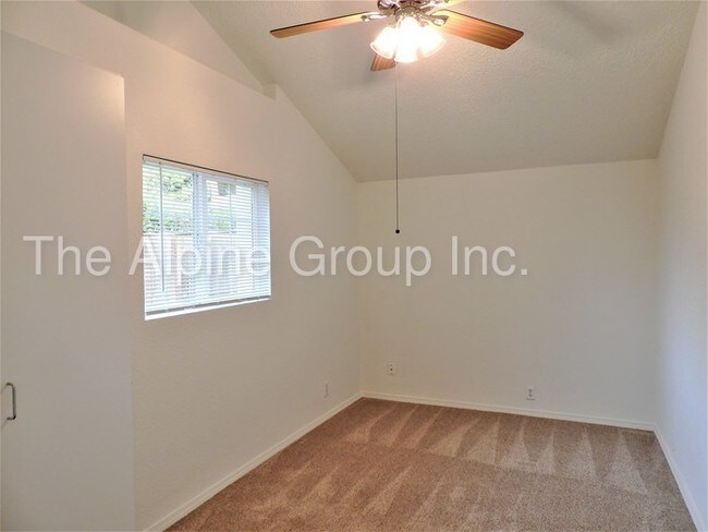 Building Photo - Unique Three Bedroom + Bonus In Beaverton!