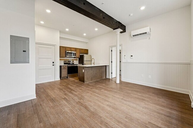 Building Photo - 401 Martin St