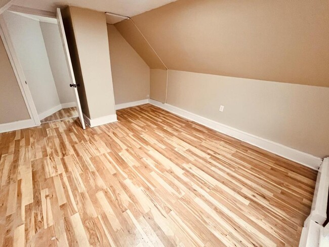 Building Photo - 29 Webster St. Apt. 3