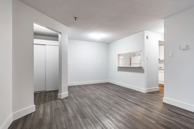 Building Photo - Cunard Apartments – Lowrise