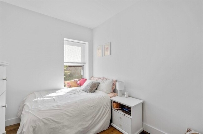 Foto del edificio - 211 W 9th St