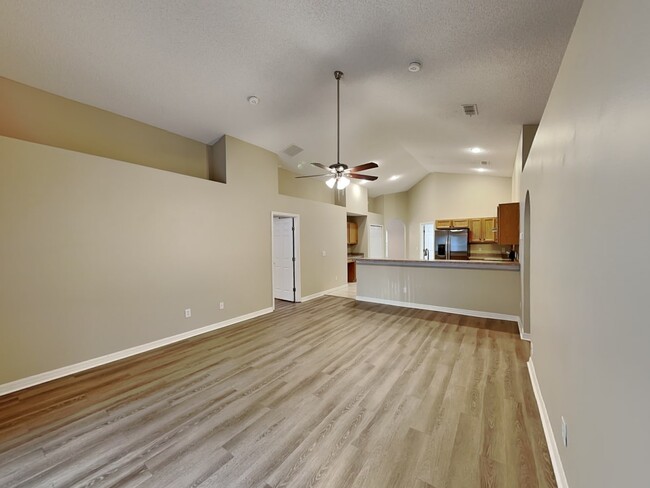 Building Photo - 862 Spring Cavern Ave