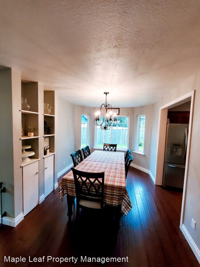 Building Photo - 5 br, 2.5 bath House - 2210 214th Pl SW