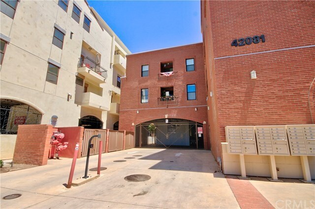 Building Photo - 42081 3rd St