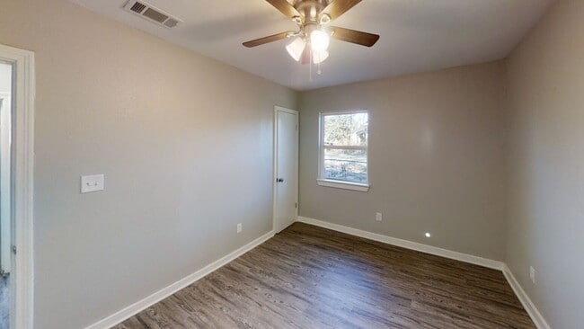 Building Photo - 5313 Chennault Rd