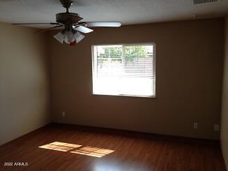 Foto del edificio - 2955 E Edgewood Ave