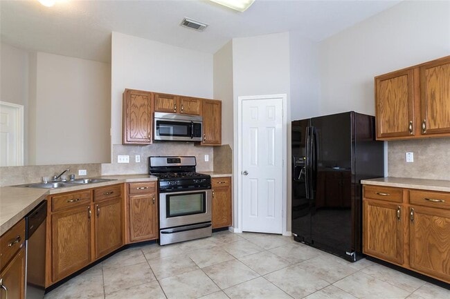 Building Photo - 2447 Halstead Dr