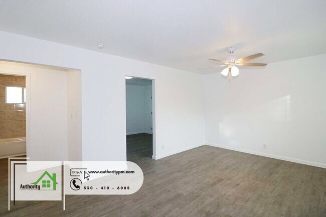 Foto del edificio - 2835 Reservoir Ln