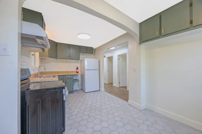 Foto del edificio - 318 Newton St