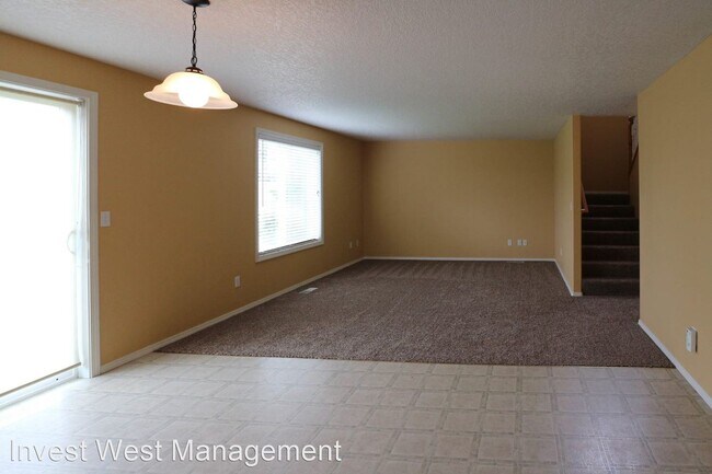Foto del edificio - 4 br, 2.5 bath House - 821 N Raven Dr