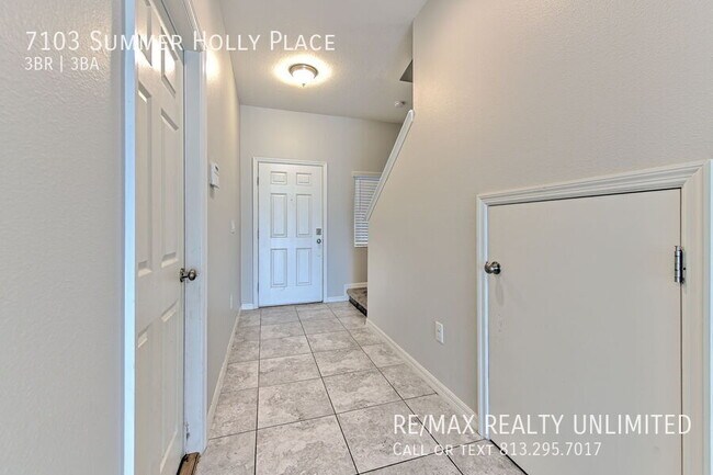 Foto del edificio - 7103 Summer Holly Pl