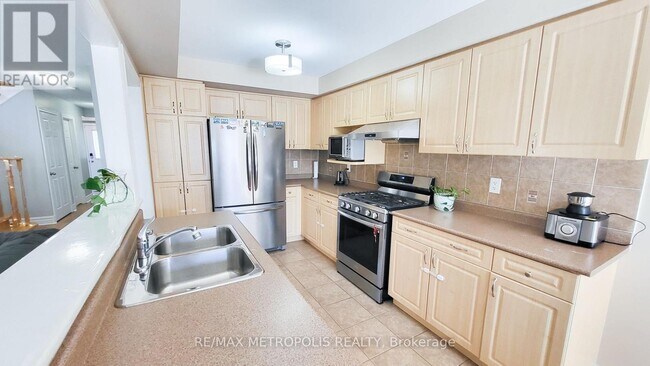 Building Photo - 115 Atherton Ave