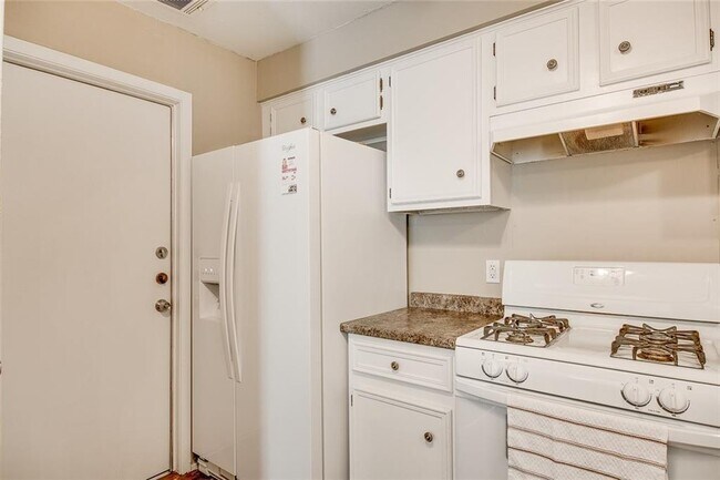 Foto del edificio - 10506 School House Ln