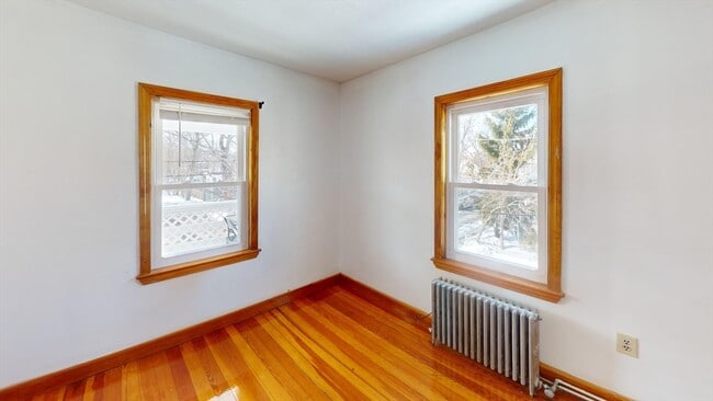 Building Photo - 158 Main St