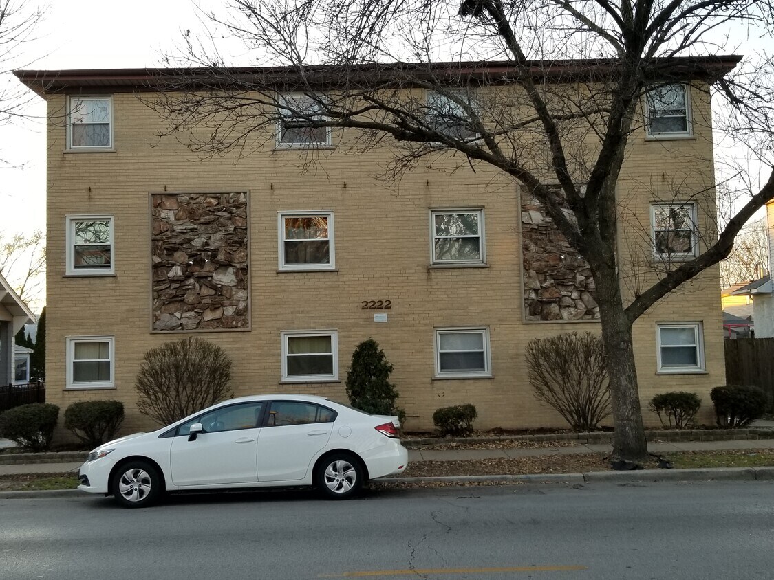 2222 N Harlem Ave Unit 1, Elmwood Park, IL 60707 Condo for Rent in