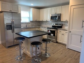 Building Photo - 1210 Avenue M