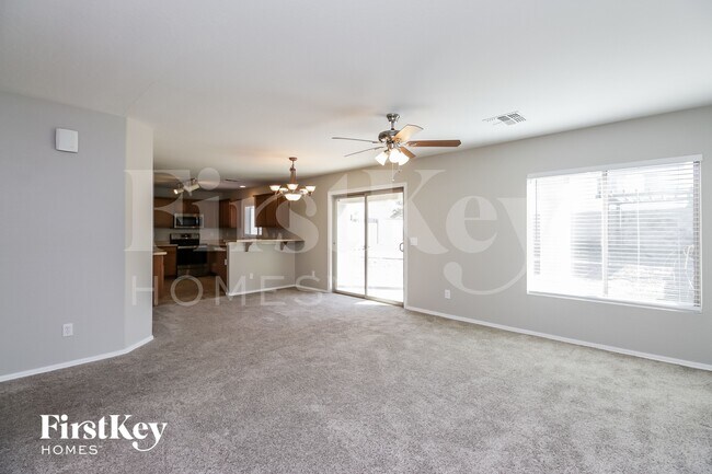 Foto del edificio - 39405 N Marla Cir