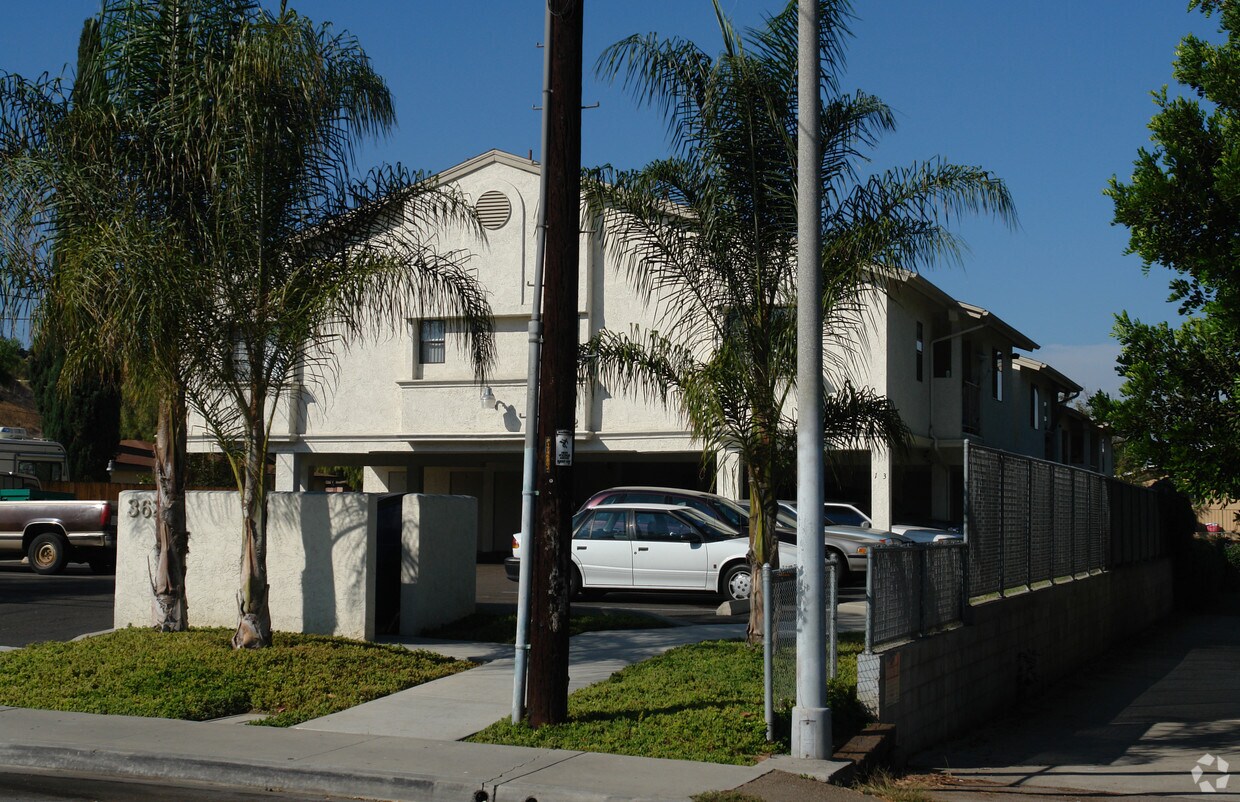 Building Photo - 3622 S Cordoba Ave
