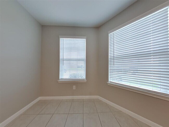 Building Photo - 212 Comanche Plains Rd