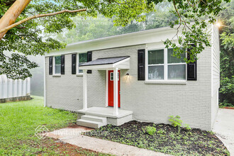 Building Photo - 1171 Octavia St SE