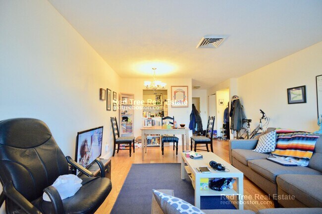 Foto del edificio - 276 Chestnut Hill Ave