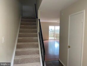 Building Photo - 1664 Yorktown Ct