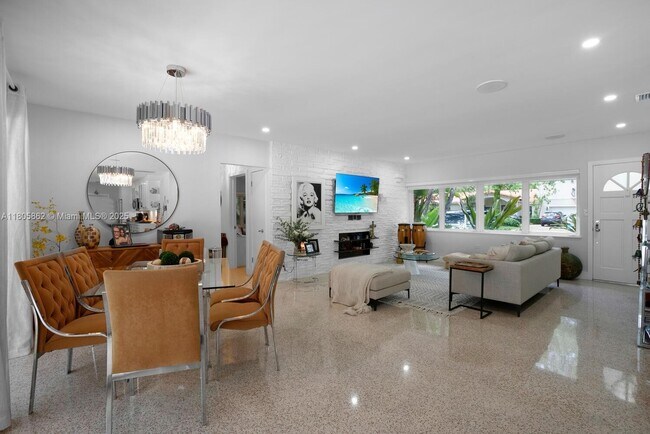Foto del edificio - 1523 Blue Rd