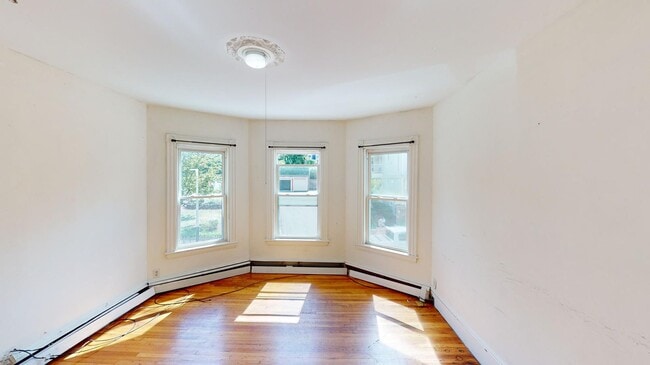 Building Photo - 59 Hillside St