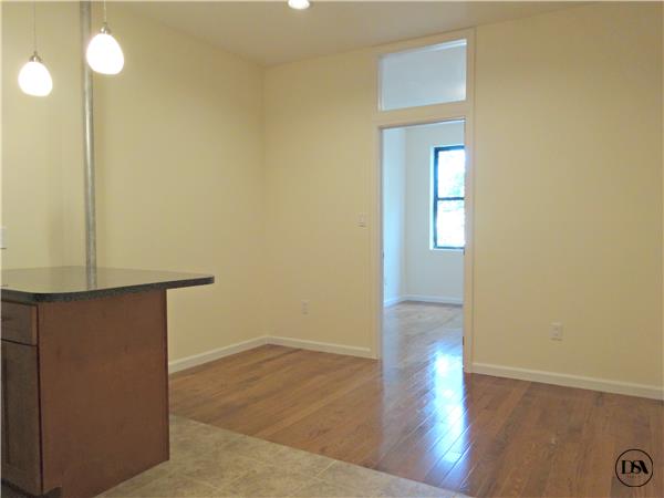 Foto del edificio - 315 E 5th St