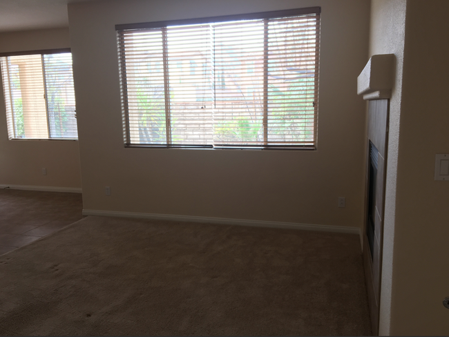 Building Photo - Gorgeous Home with Mountain Views in Summe...